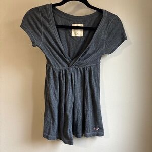 Womens Vintage Y2K Gray Hollister Baby Doll Tee Shirt